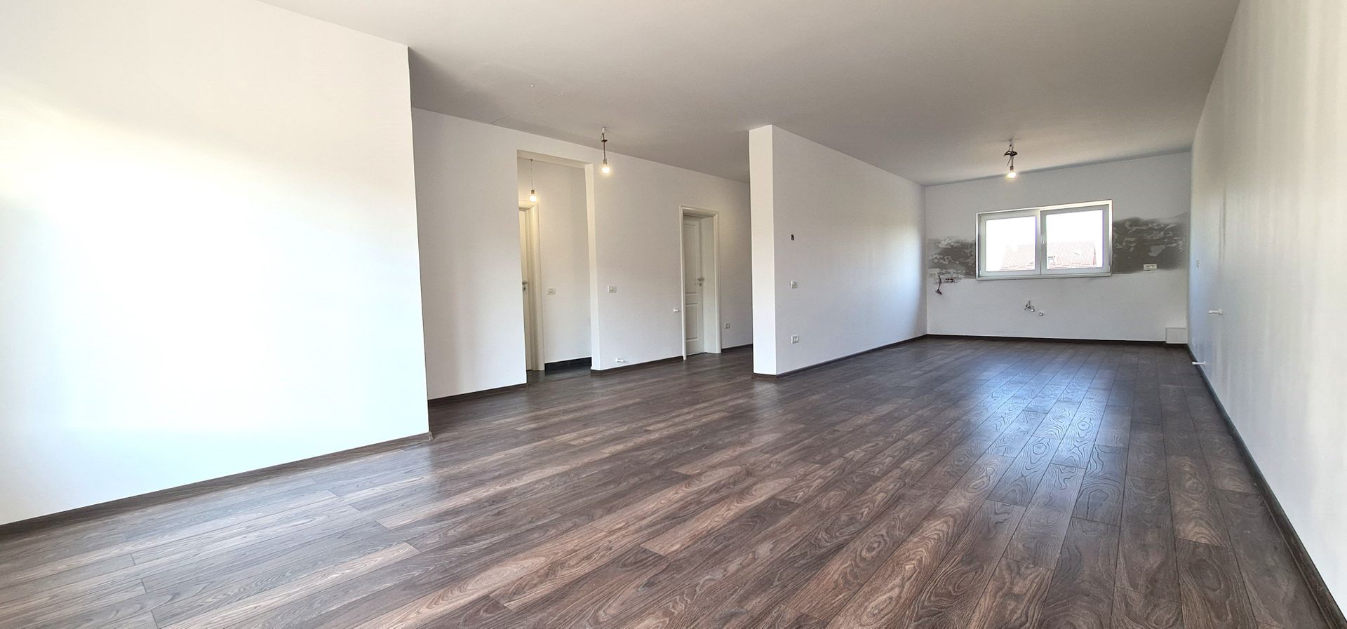 Casa individuala 3 camere finalizata cartier Izvor Tarlungeni Brasov - Poză 3