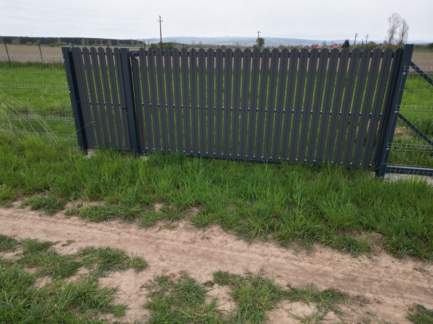 Teren intravilan 710 M²  împrejmuit com. Reci Covasna - Poză 5