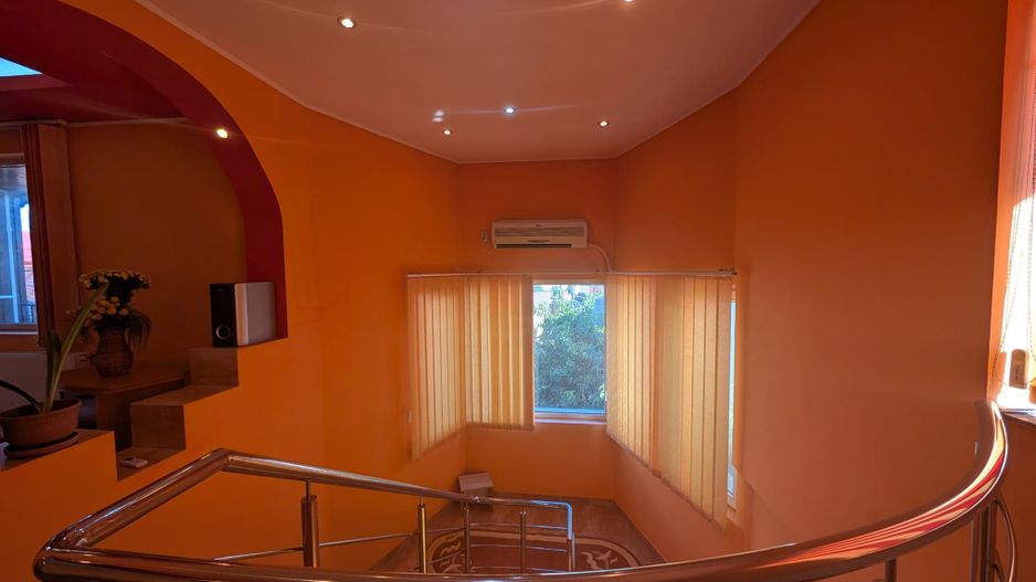 Vila spațioasă 6 camere cu teren generos – Ferentari – Preț excelent! - Poză 18