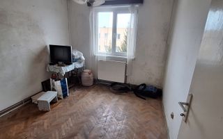 Apartament 2 camere, cartierul Florilor - NECESITĂ RENOVARE - Poză 3