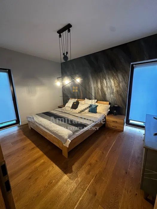 Apartament 3 camere in imobil tip vila, 79 mp, garaj, curte comuna, Gruia - Poză 7