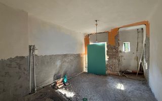 Apartament 3 camere - 55 mp - Zona Garii - Necesita renovare - Poză 2