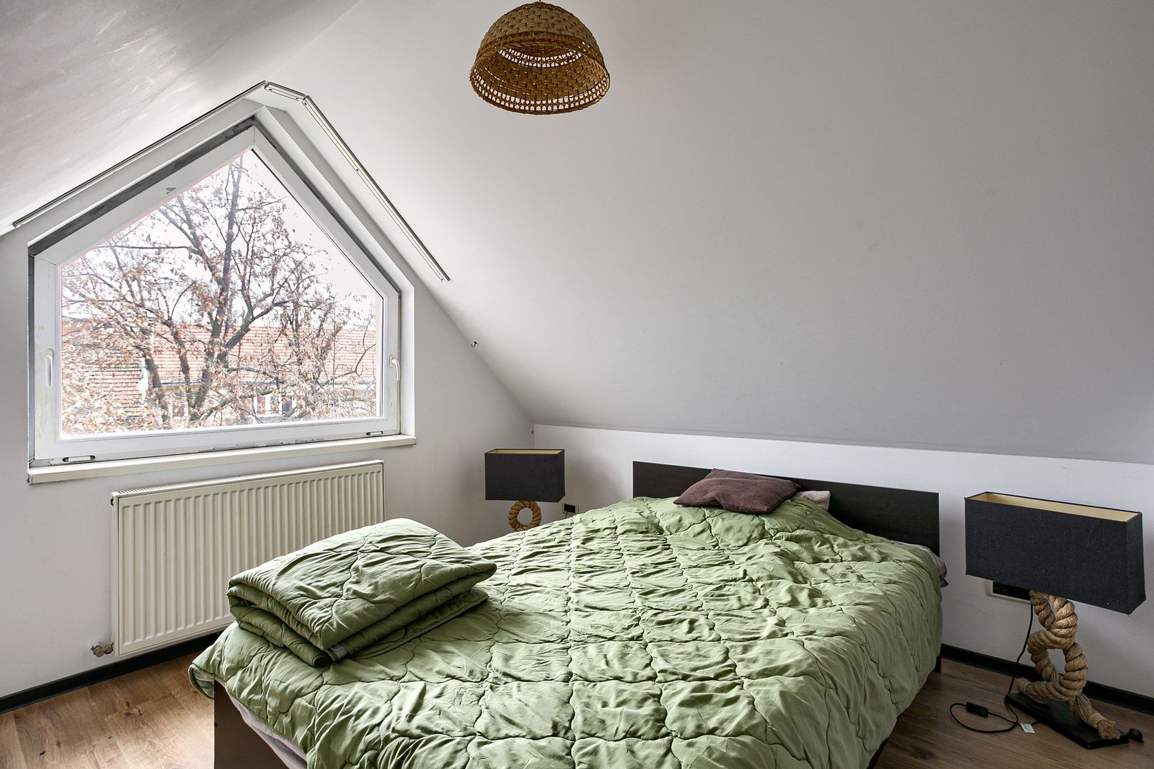 PROPRIETATE VÂNDUTĂ Apartament tip Penthouse în spate la Ziridava - Poză 3