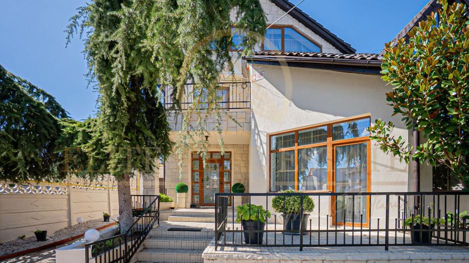 Ovidiu Sud - Zona premium - Vila impozanta, curte mare, garaj, terasa! - Poză 49