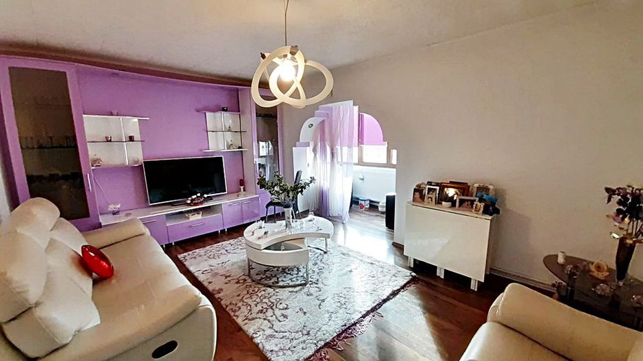 In Feldioara, la 17 Km de Brasov, apartament 2 camere, 43000 euro - Poză 1