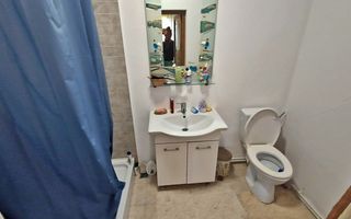 Vanzare casa cu teren 1800 mp, Pitesti str Bananai, la intrare - Poză 7