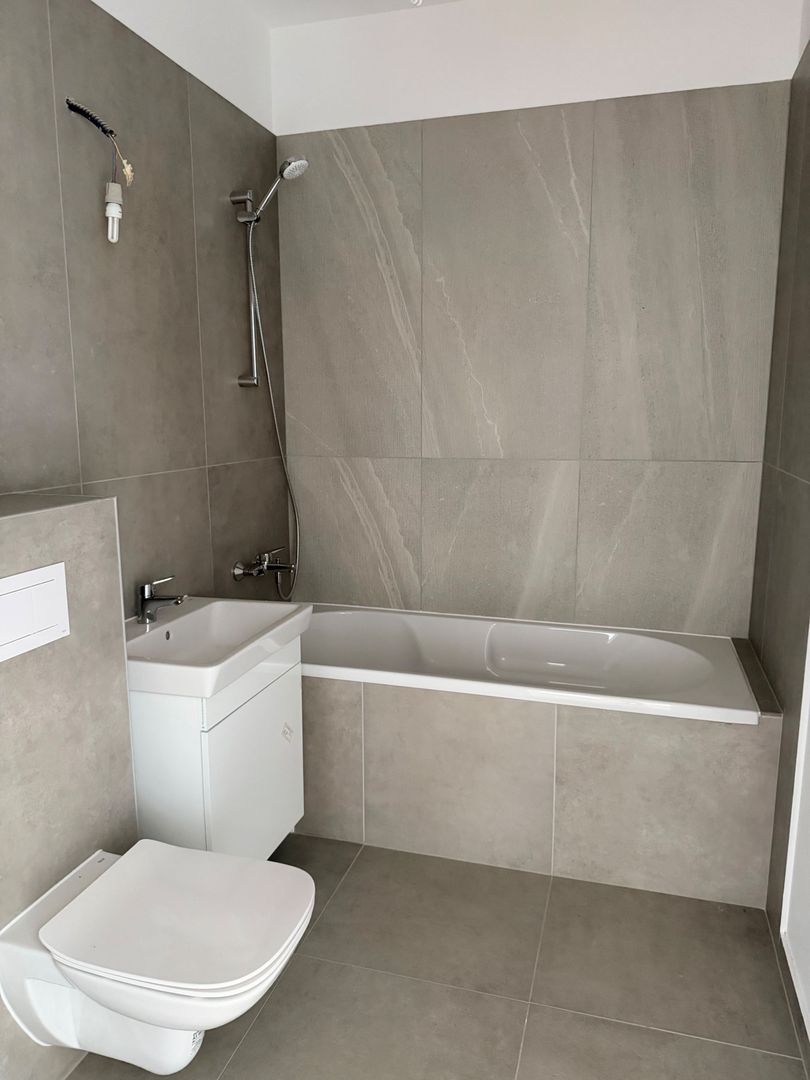 APARTAMENT CU TERASA - Poză 4
