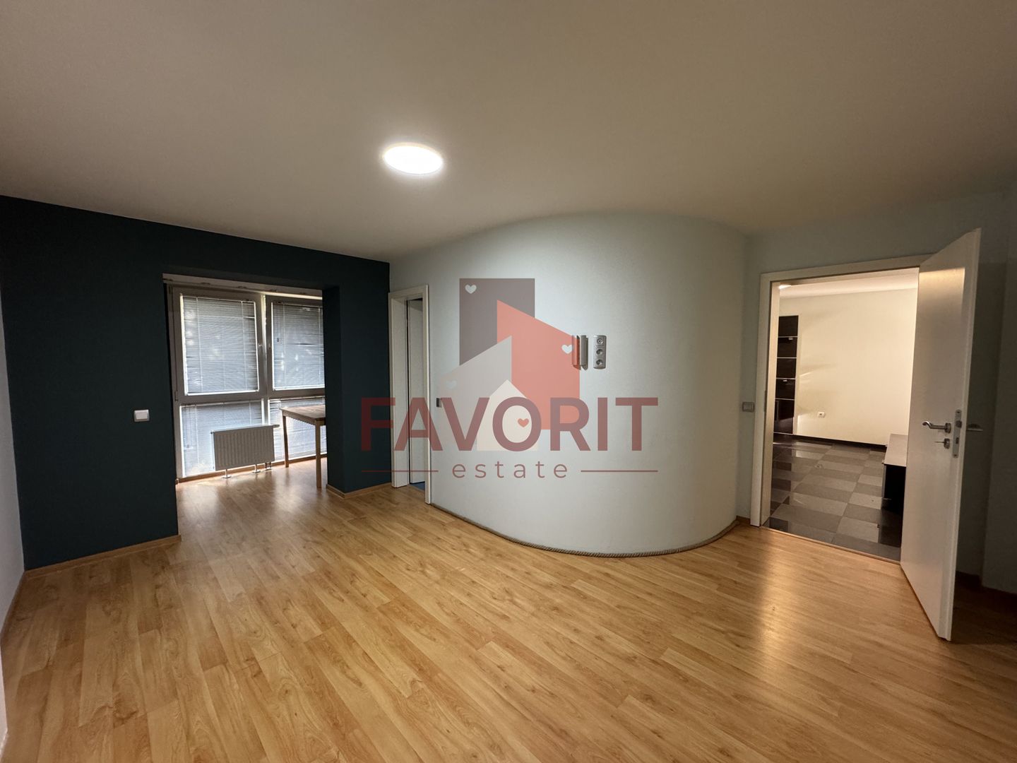 Langa Iulius Town. Renovat. Cu centrala proprie - Poză 3