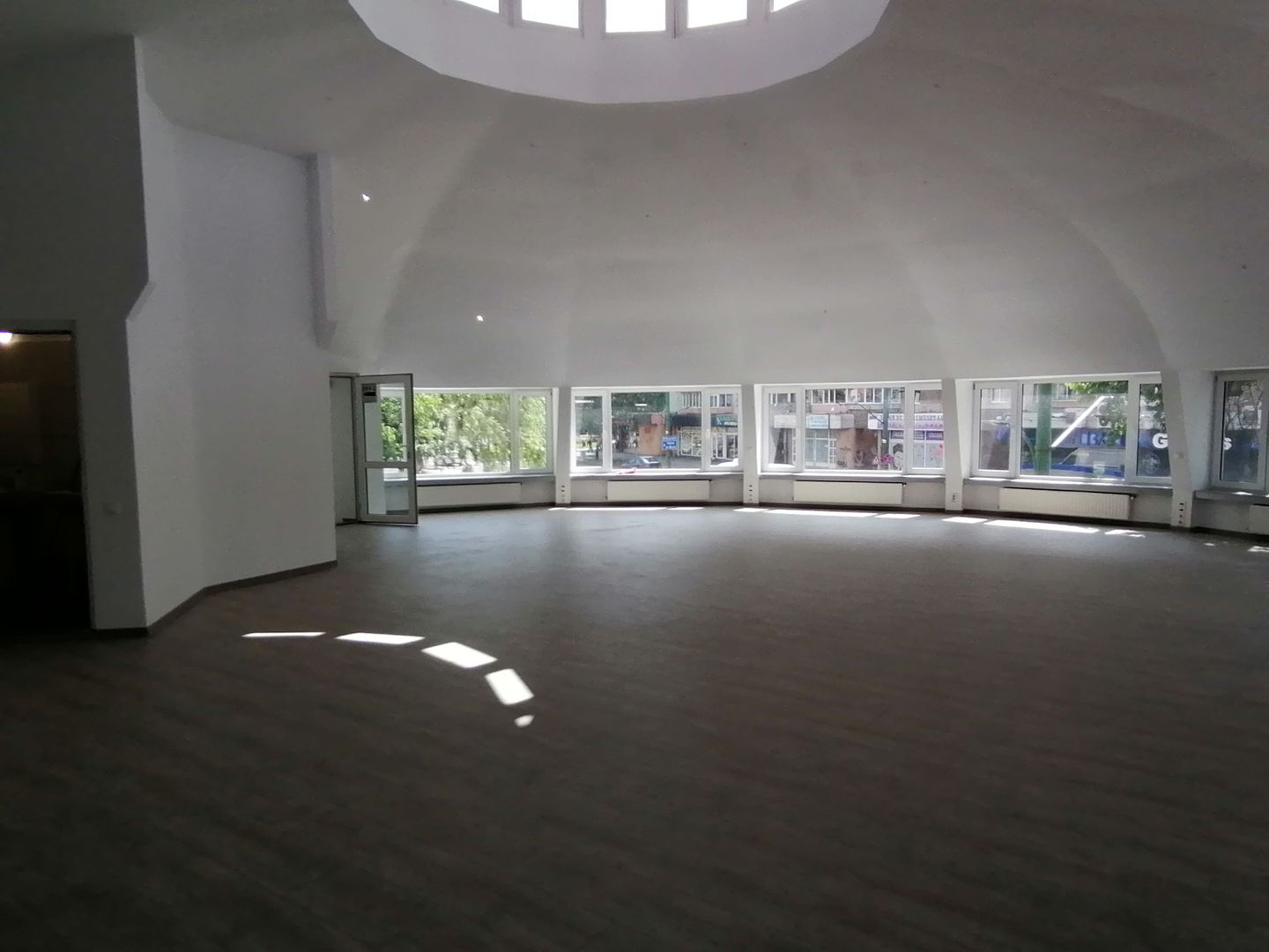 Inchirierte 200 mp - Poză 6