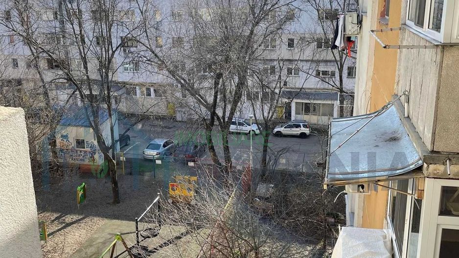 Apartament de vanzare, 3 camere Pacurari, Petru Poni, 64mp - Poză 1