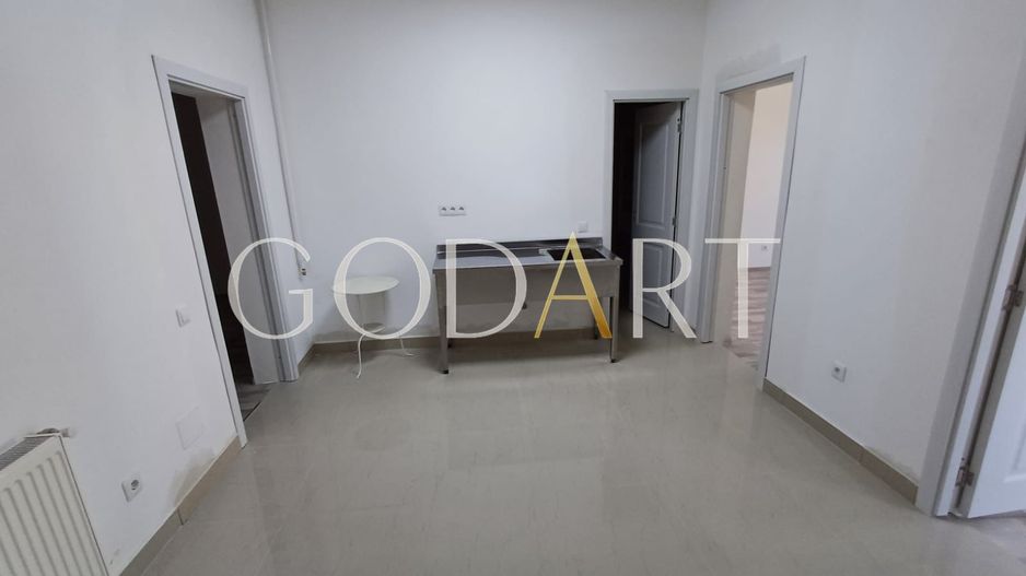 Casă renovată complet în 2023 | Zona centrala | 4 camere - Poză 2