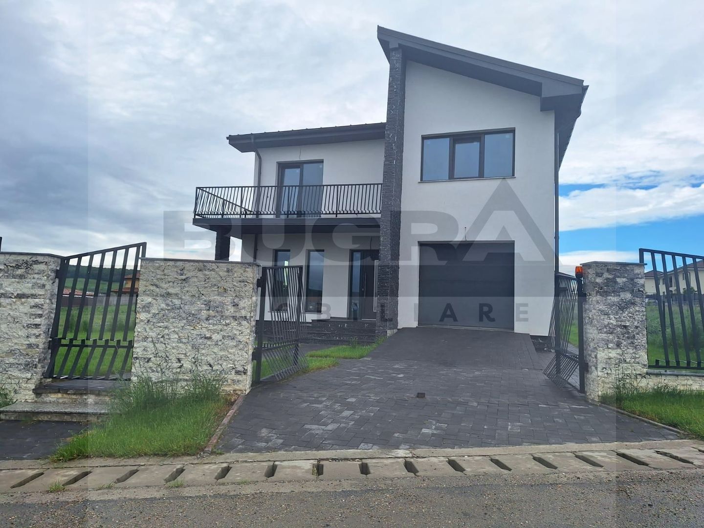 Casa individuala 205 mp, 4 dormitoare, 716 teren, Chinteni - Poză 2