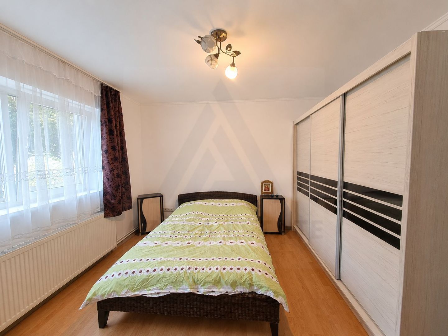 Casă cu 2 apartamente 5 camere 140 mp utili curte 289 mp in Turnișor - Poză 3