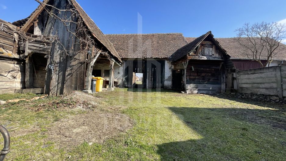 Casă individuală | 2 corpuri | Șură și anexe | teren 1460 mp – Porumbacu De Jos - Poză 7