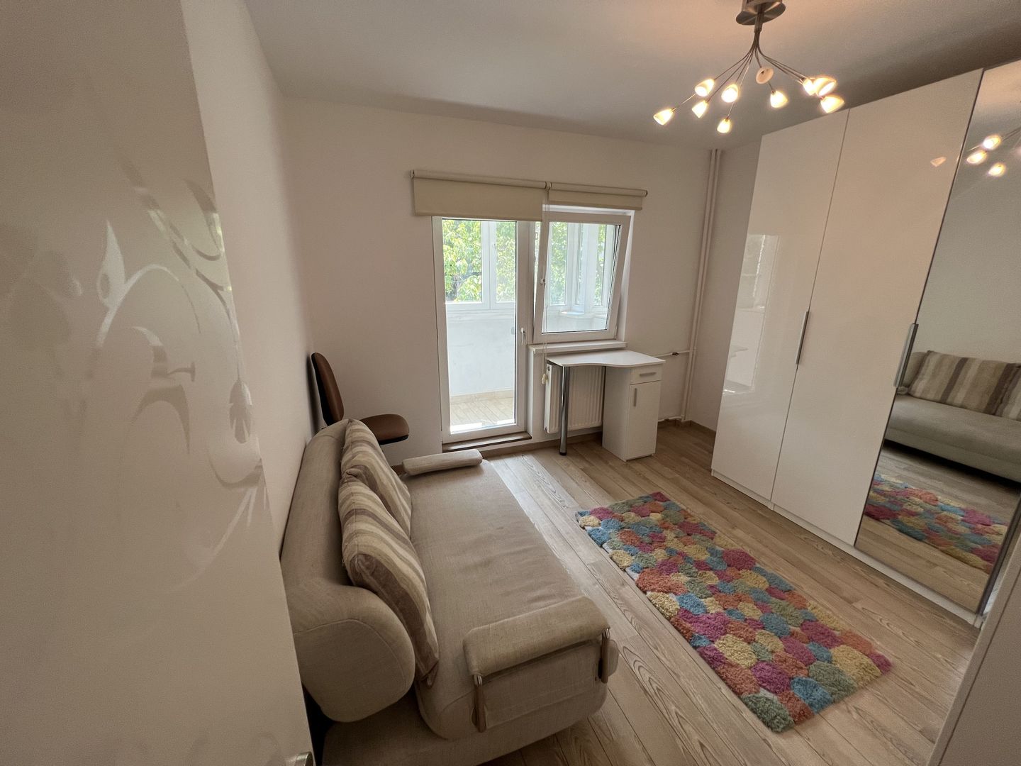 Apartament Lux 4 camere metrou loc parcare - Poză 17