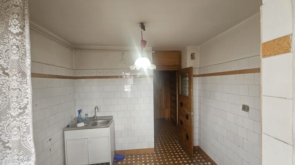 Apartament spațios 3 camere, 2 băi și 2 balcoane – Craiovei, Gh. Doja - Poză 9