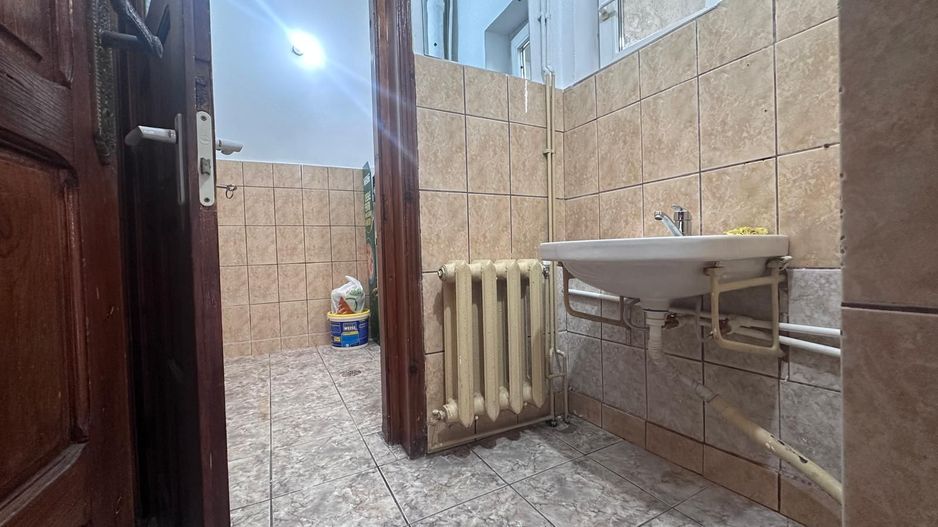 Birouri de închiriat – zonă Halta Teiș - Targoviste - Poză 8