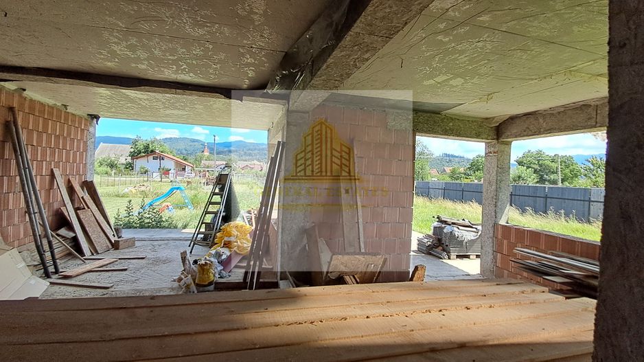 Casa moderna la rosu in Cristian - Poză 12