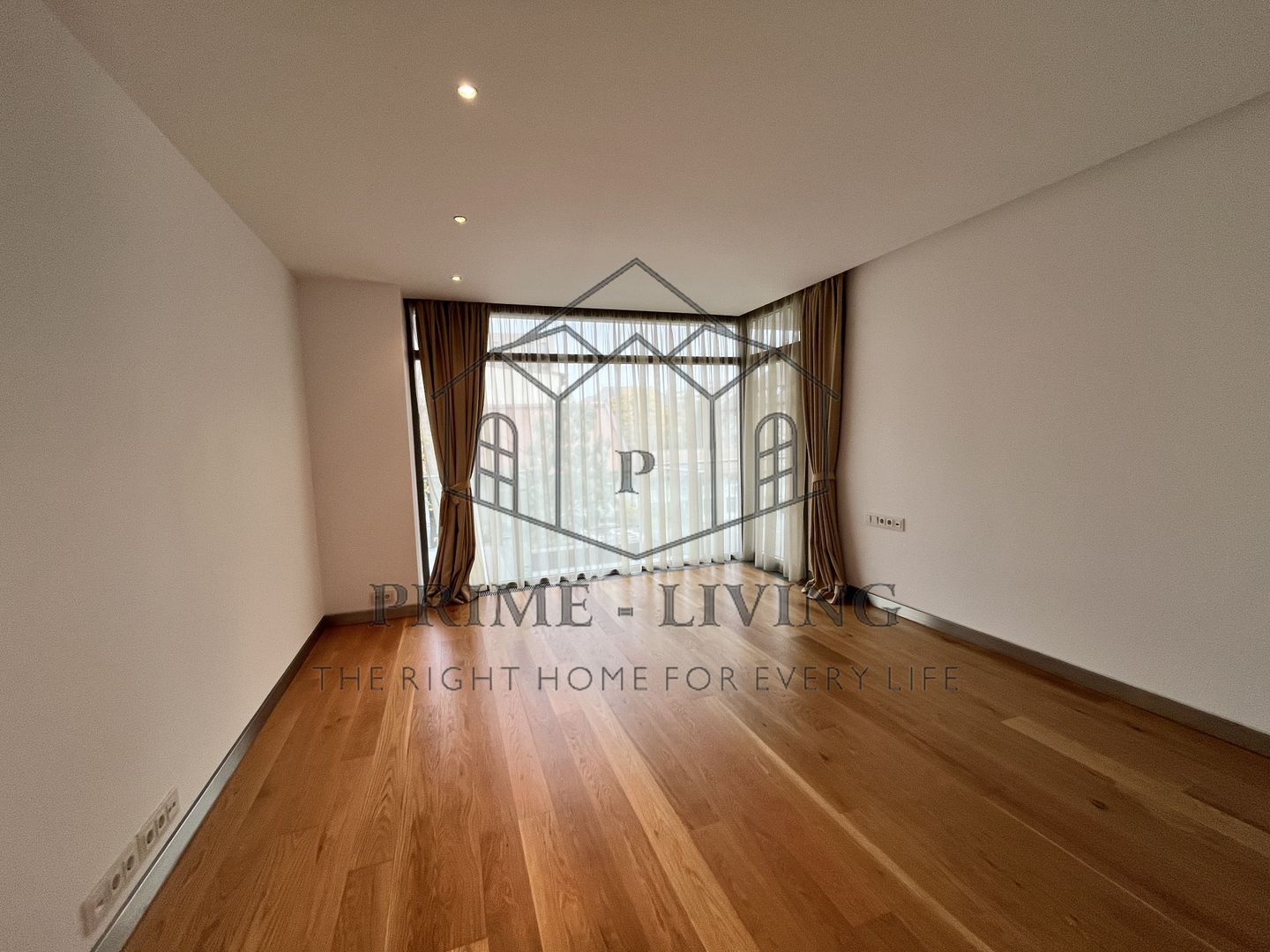 SPECIAL 4-ROOM APARTMENT FOR RENT NEAR KISELEFF PARK - Poză 4