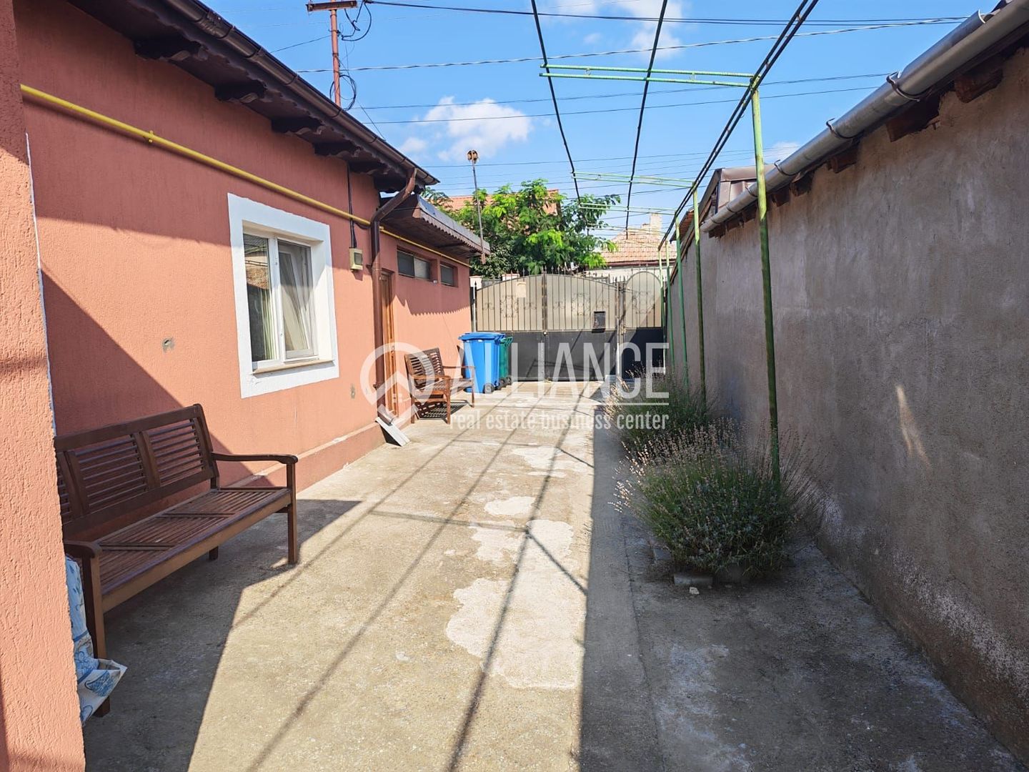 OVIDIU (Cod 01) Casa eleganta complet mobilata „la cheie” - Poză 1