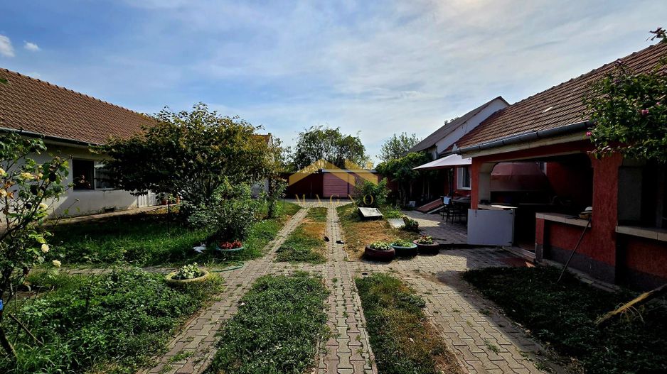 Casa de vanzare cu teren mare pe Ady Endre Aradul nou - Poză 4