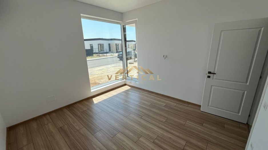 Casă Modernă cu 2 Dormitoare și Curte Berceni Ilfov - Poză 9