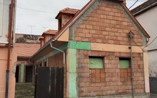 Casă de vânzare Sibiu | 6 camere | Centrul Istoric | 220 mp - Poză 1