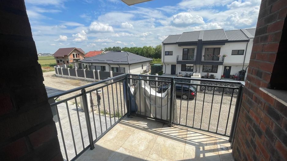 Duplex cu grădină și piscină privată într-un complex exclusivist din Tunari - Poză 5