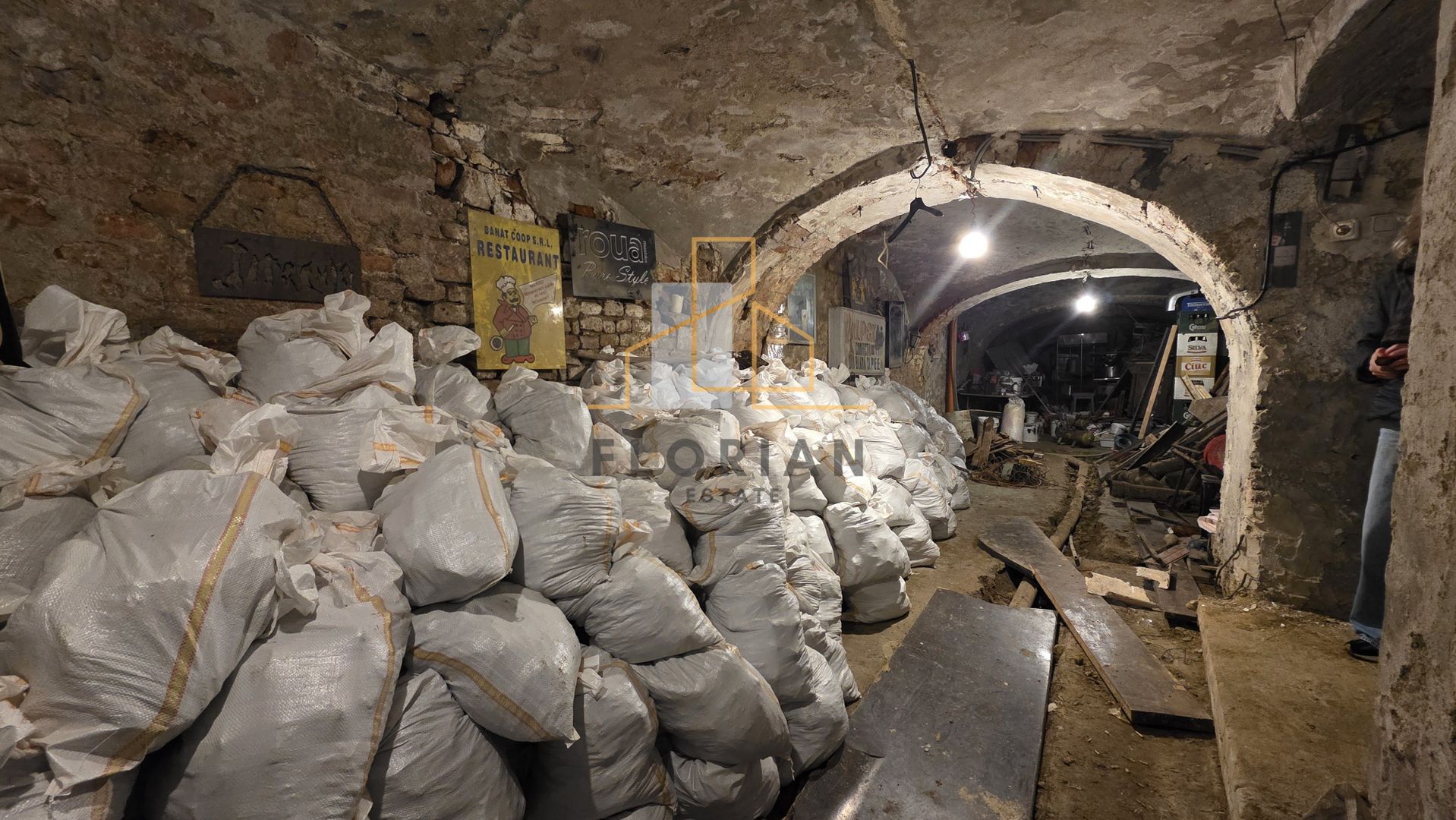 Spatiu Comercial-Apartamente Traian - Cladire integrala - Poză 29