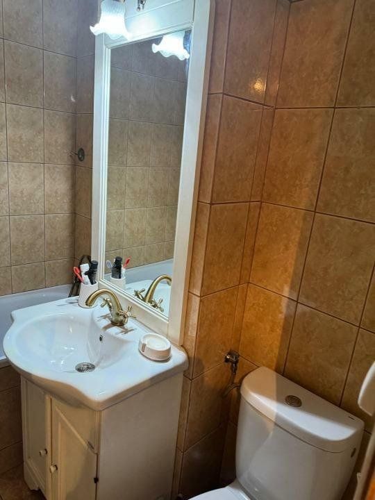 Apartament 2 camere, Trapezului, la 2 min. de metrou, piată, scoala, mobilat - Poză 11
