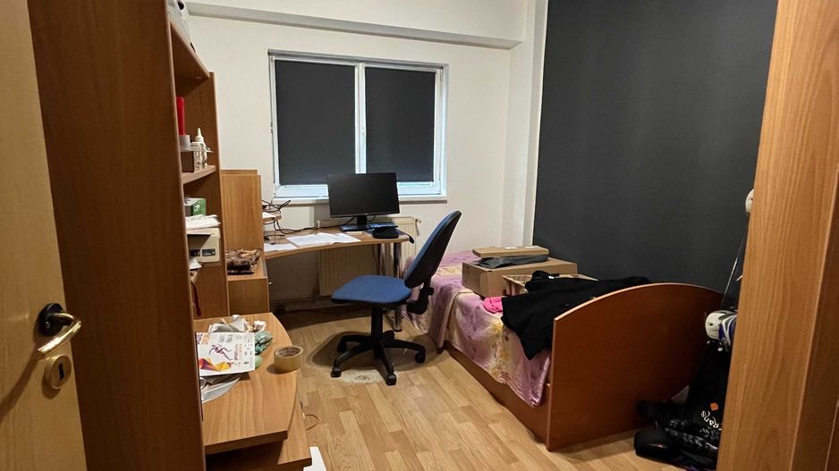 apartament decomandat cu 4 camere - Poză 1