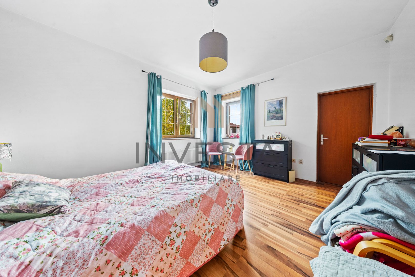 Resedinta impunatoare cu teren generos de 2.012 mp in Buna Ziua! - Poză 6