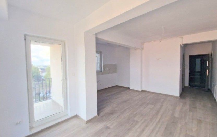 Apartament 2 camere Otopeni | bloc cu lift | 10 minute pe jos de centru - Poză 1