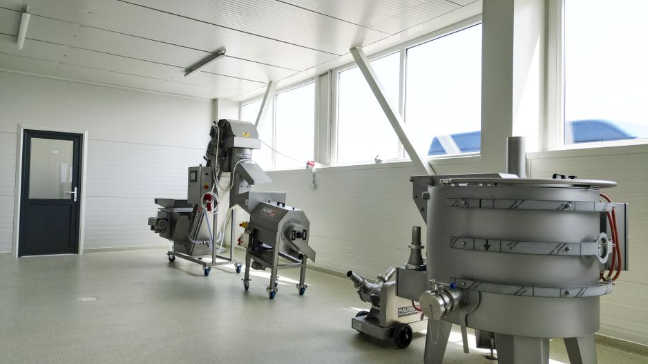 Oportunitate investiție: Livadă de Cireși și Hală - Poză 12