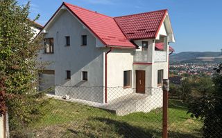 🏡 DE VÂNZARE | CASĂ CU PANORAMĂ SPECTACULOASĂ ȘI TEREN DE 800 mp - Poză 4
