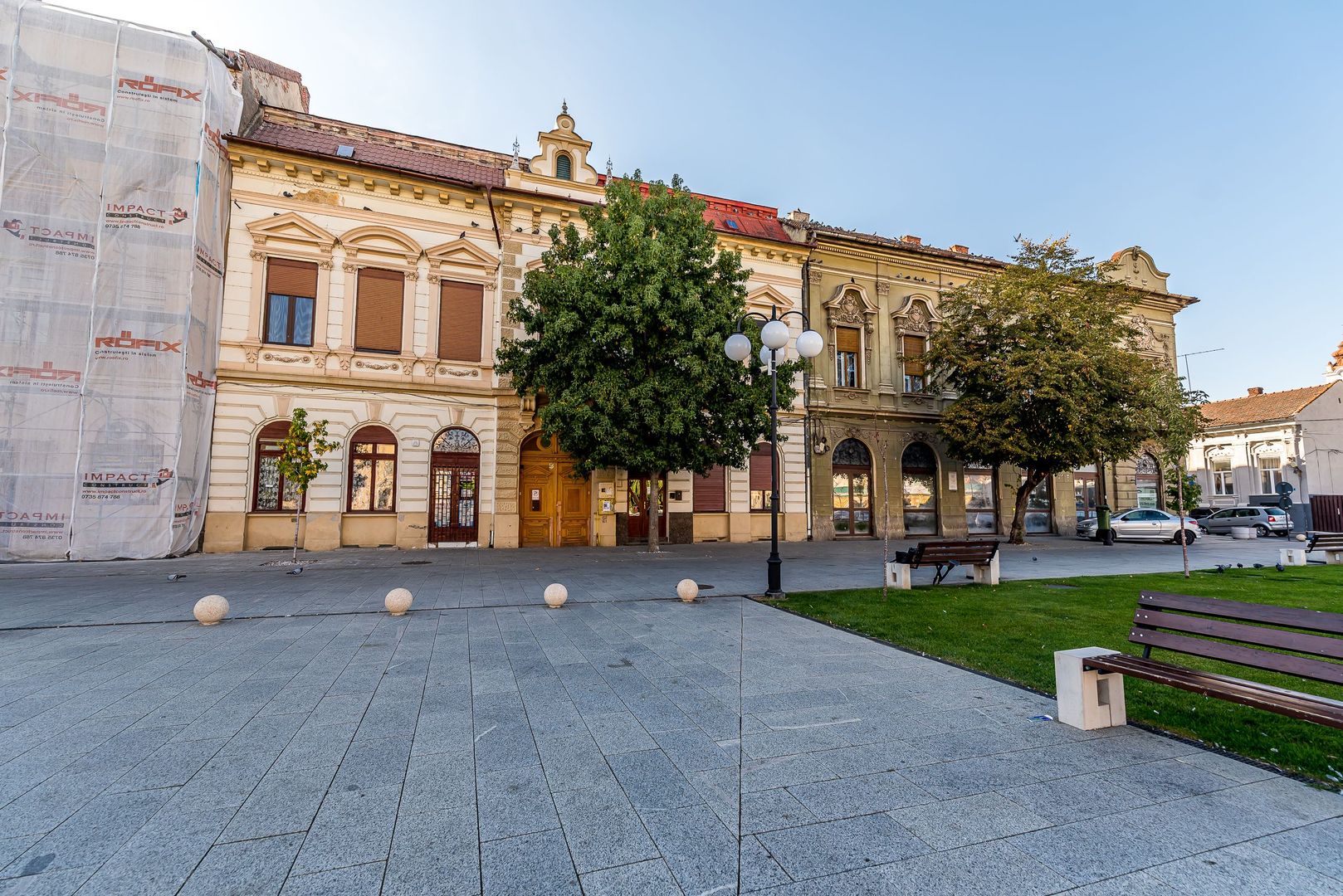 Apartament pe două nivele în Piața Catedralei, Arad. - Poză 1