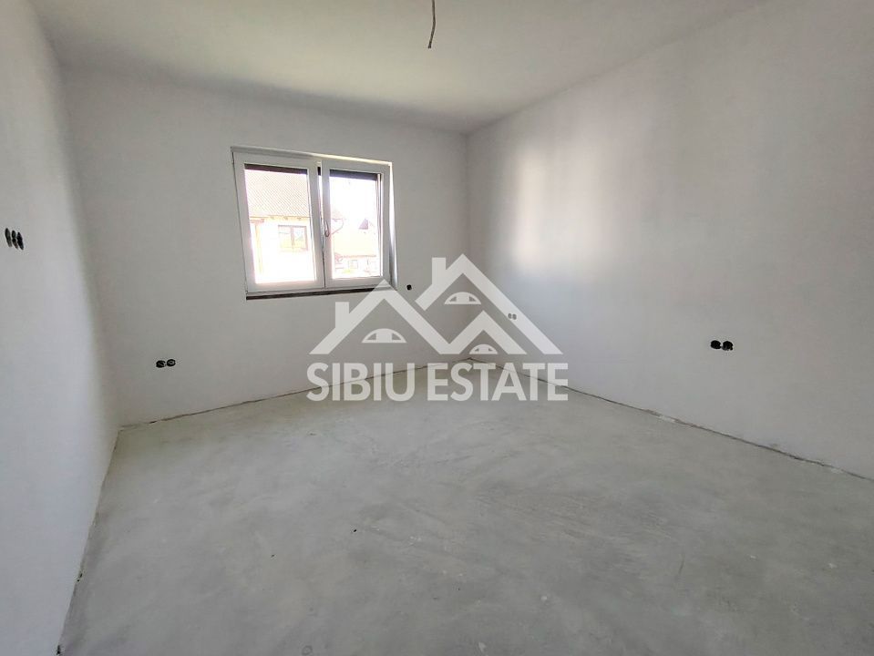 Casa cu garaj si pivnita, in Selimbar, SIbiu - Poză 13