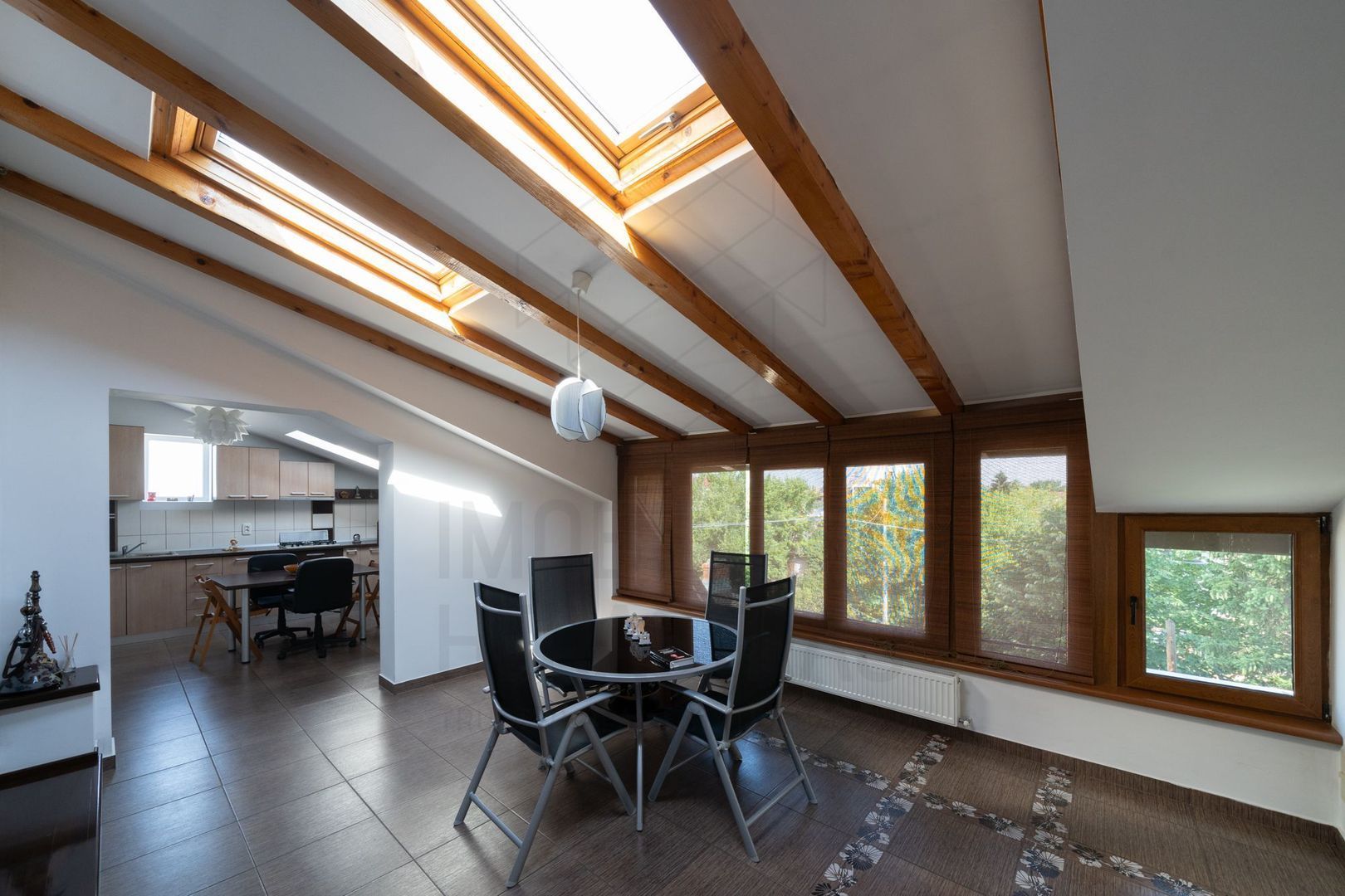 Casa spatioasa 515 mp langa metrou 1Mai - Poză 35