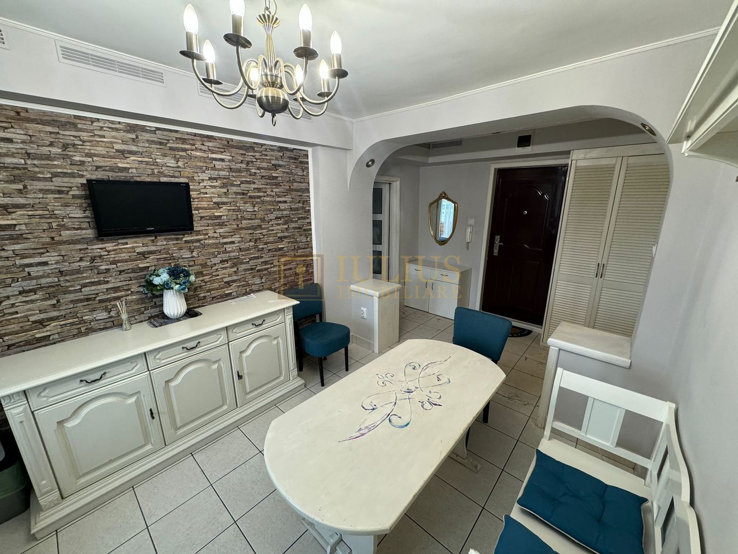 IULIUS MALL-2 camere mobilat utilat complet - Poză 1