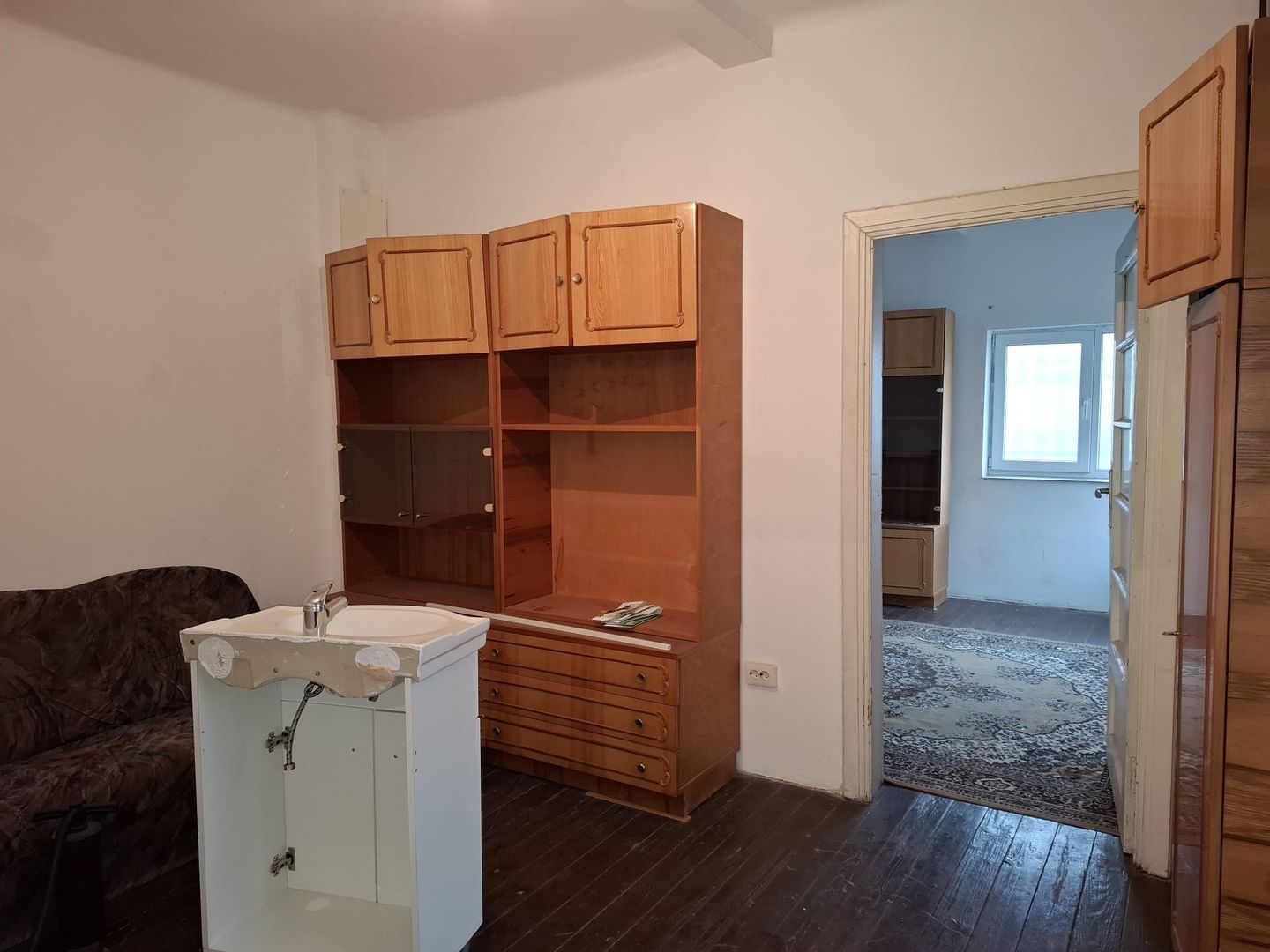 URGENT!, vila singur curte, TEREN IN PROPRIETATE, libera, NEGOCIABIL - Poză 2