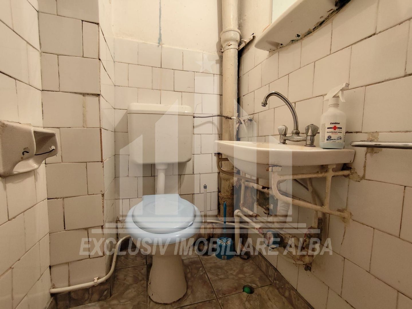 Apartament 4 camere decomandate | 2 bai | 2 balcoane | 77 mp | Cetate - Poză 4