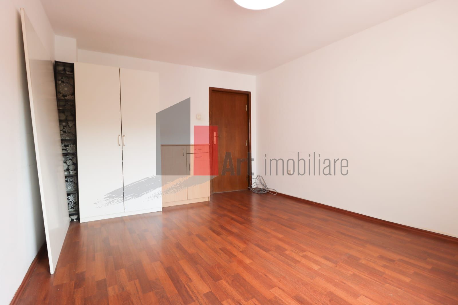 Vila "VARDA" , 200 MP utili, teren 160 mp - Poză 10