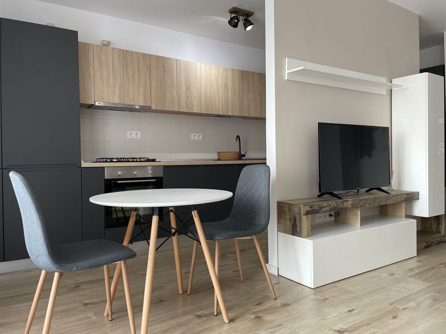 2 camere | Parcare inclusa | Incalzire pardoseala | Centrala proprie - Poză 2