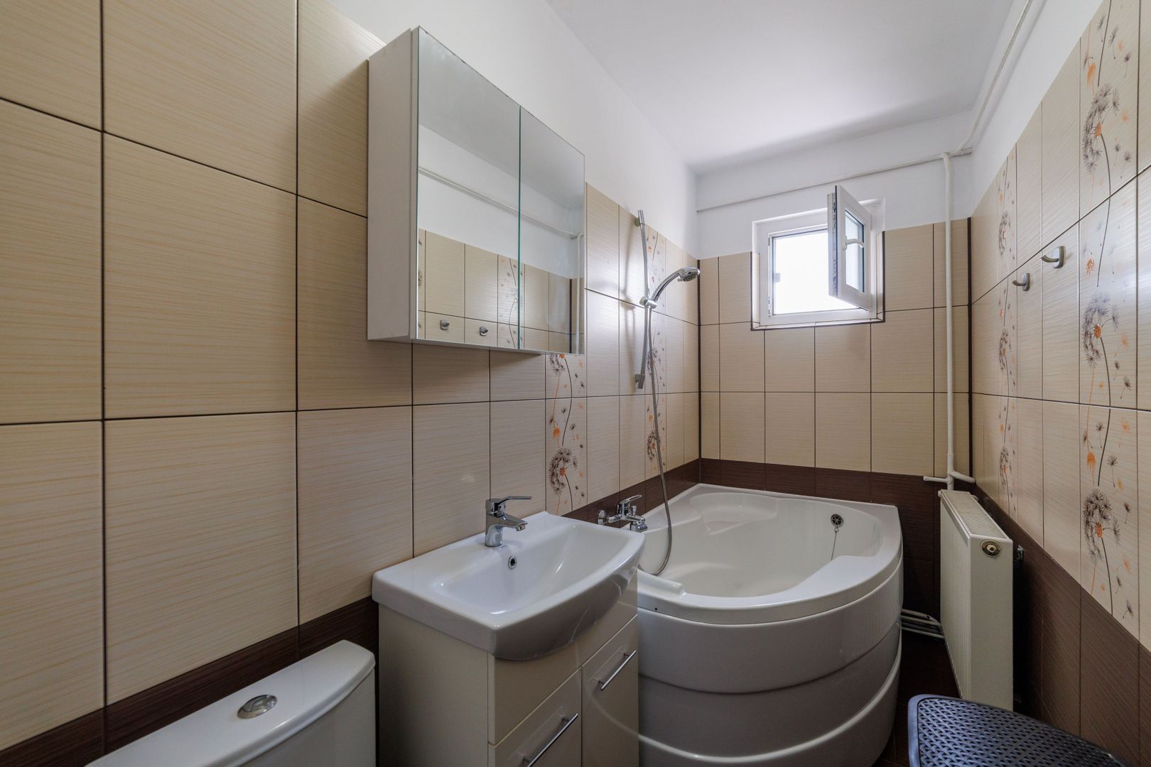 Apartament luminos cu 2 camere si parcare inclusa – Banat - Poză 12