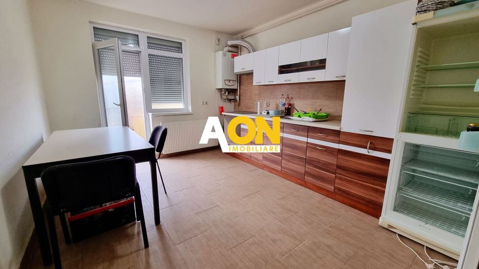 Apartament 2 camere, decomandat, cartier rezidential, Cetate - Poză 1