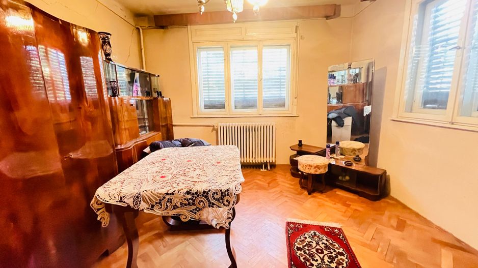 Casa spatioasa cu teren 739 mp in zona Mehala - Poză 3