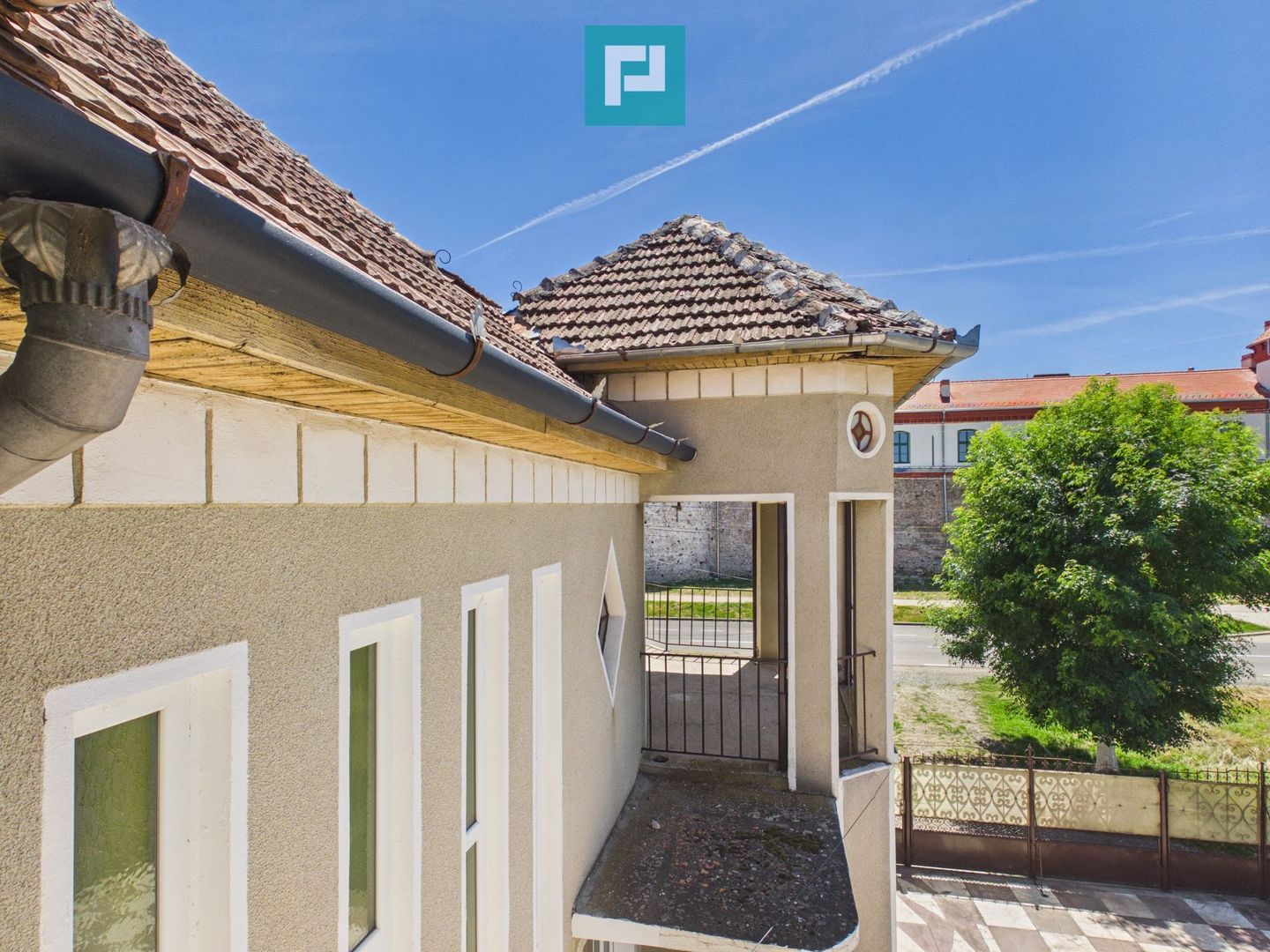 Casă/vilă cu 10 camere – Ineu, centru - Poză 21