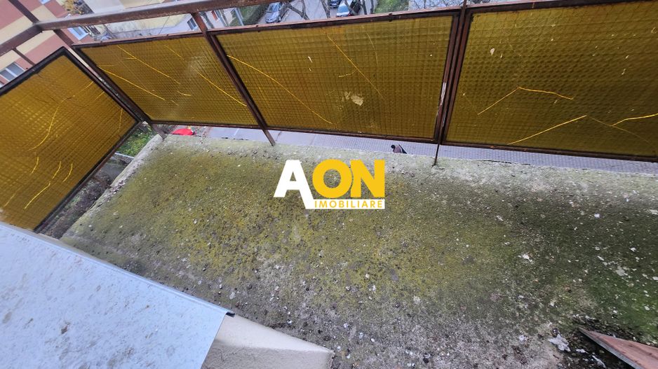 De vanzare apartament 3 camere, Cetate - Poză 12