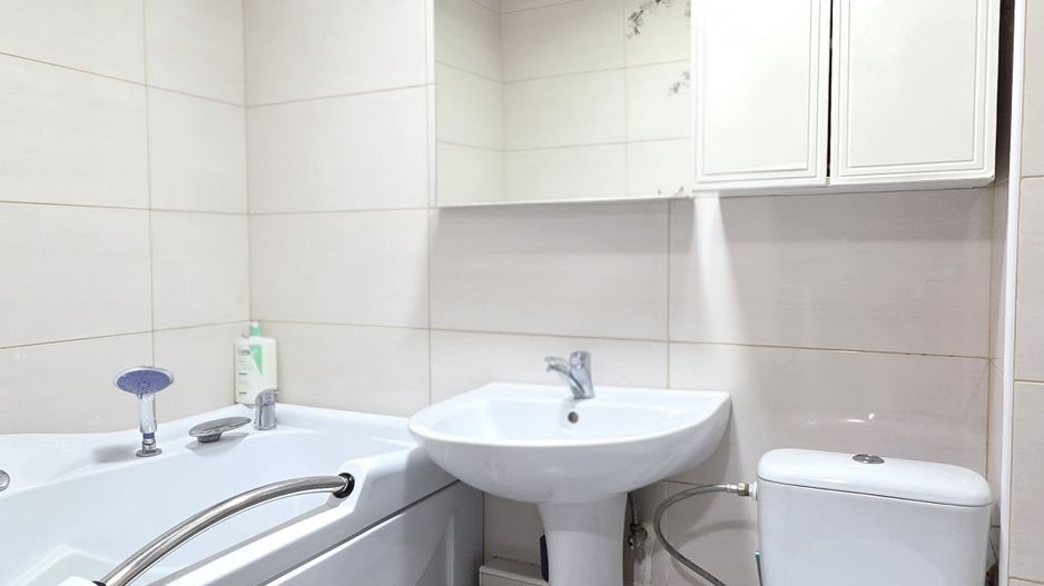 Apartament cu 2 camere, etaj 1, RENOVAT, nemobilat, VASLUI zona SMÂRDAN; - Poză 7