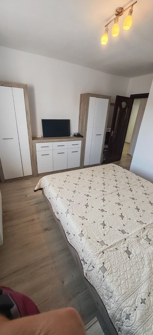 Apartament renovat 3 camere Dec 72 mp Dacia 131999 euro - Poză 4